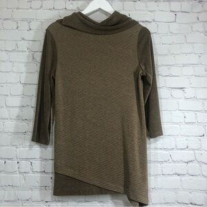 Traveler’s by Chicos top assymetrical